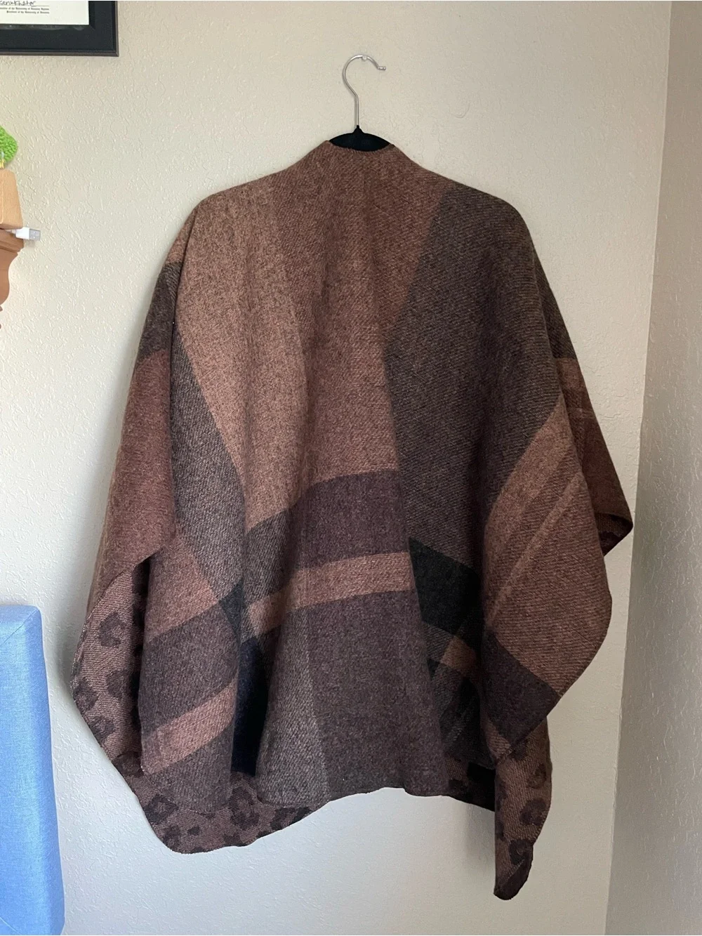 New Woolrich Reversible Wrap One Size Animal Print Brown